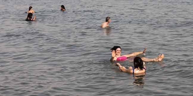 Floating on the water: Holy Land pilgrims tour Dead Sea region