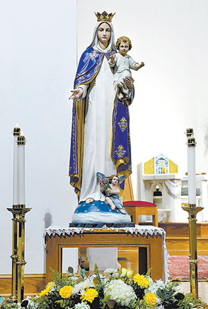 012122 Marian pilgrimage statue