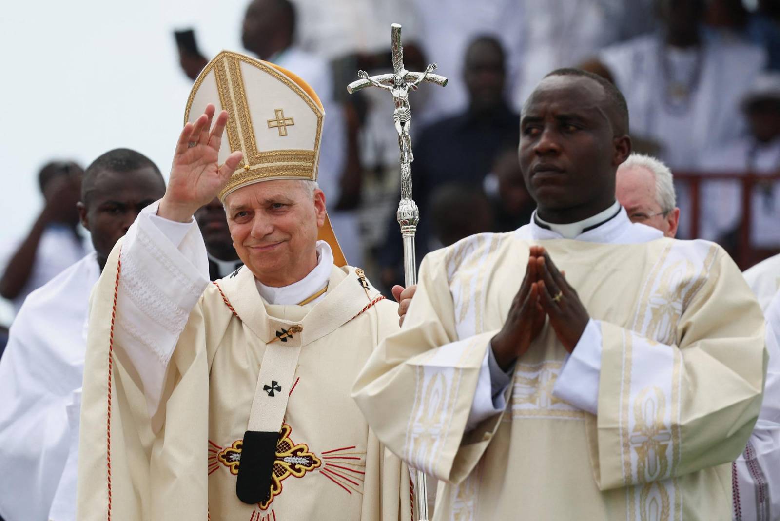 2026-04-17T100420Z_5090584_RC2XQKA22U9K_RTRMADP_3_POPE-AFRICA-CAMEROON-DOUALA (Copy)