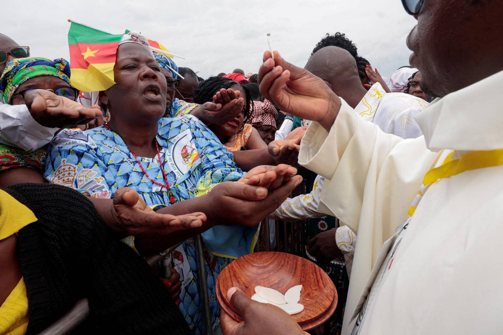 20260418T1040-POPE-AFRICA-ARRIVAL-ANGOLA-1818177 (Copy)