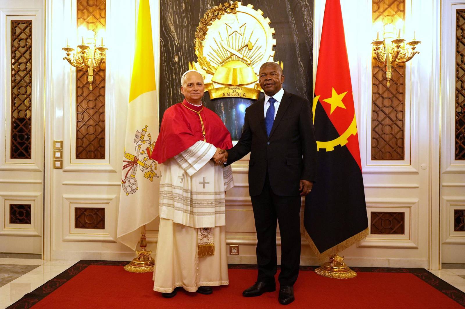 20260418T1237-POPE-AFRICA-ARRIVAL-ANGOLA-1818192 (Copy)