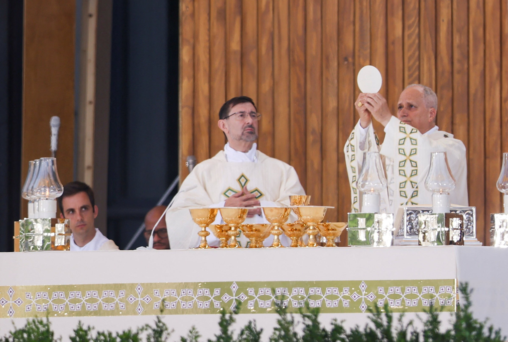 20260607T2300-POPE-SPAIN-MASS-PLAZA-CIBELES-1821059 (Copy)