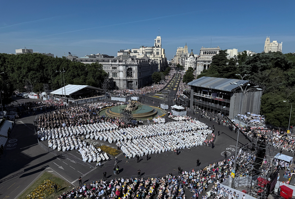 20260607T2300-POPE-SPAIN-MASS-PLAZA-CIBELES-1821061 (Copy)