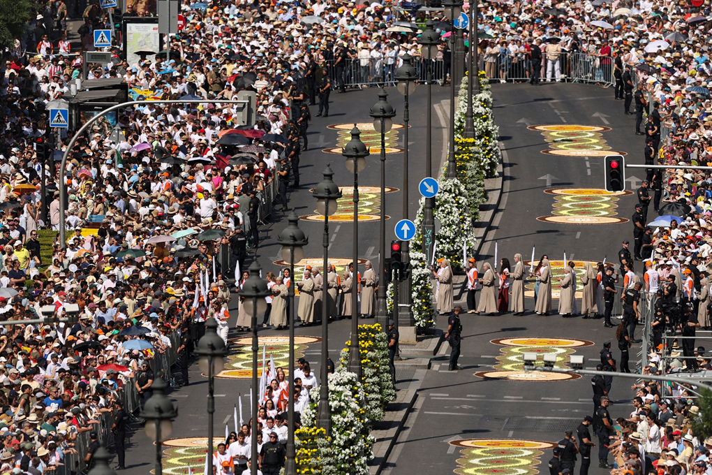 20260607T2300-POPE-SPAIN-MASS-PLAZA-CIBELES-1821063 (Copy)