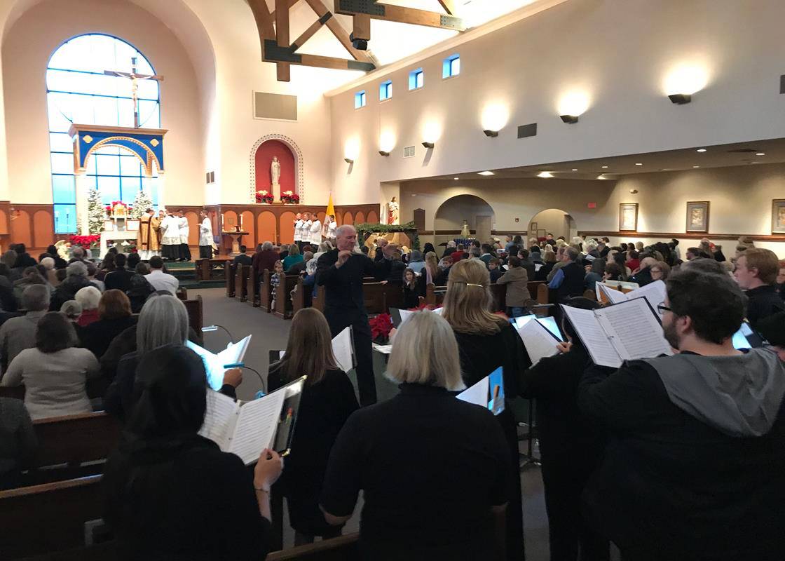 A Solemn Orchestral Mass was held at St. Michael Church Jan. 6. (Photo by Rolando Rivas) 