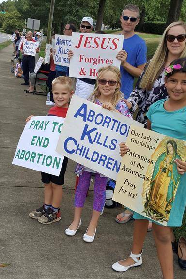 CHARLOTTE — St. Matthew Church in Charlotte participated in a Life Chain. (Photos provided by Liliana Cabada de Salas) 