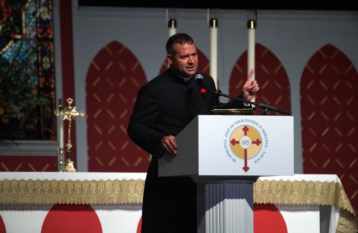 Fr. Matthew Kauth leads a Bible study on mercy