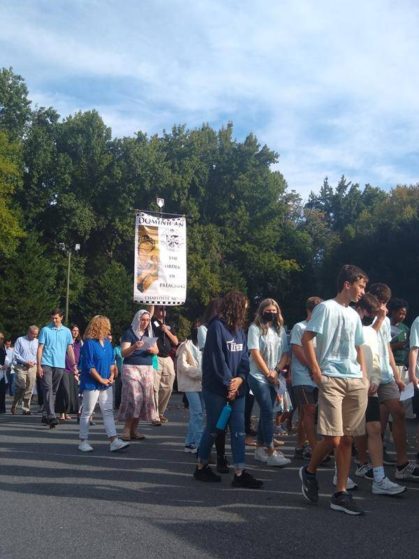 St. Thomas Aquinas Church in Charlotte celebrated the Eucharistic Congress with a Eucharistic Procession. (Photos via Facebook).