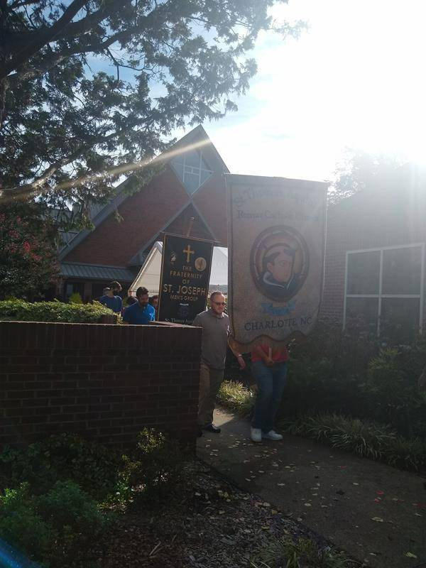 St. Thomas Aquinas Church in Charlotte celebrated the Eucharistic Congress with a Eucharistic Procession. (Photos via Facebook).