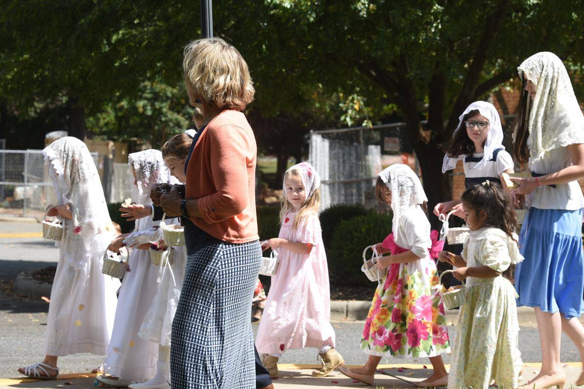 St. Ann Church in Charlotte celebrated the Eucharistic Congress with a Eucharistic Procession. (Photos provided by Markus Kuncoro)