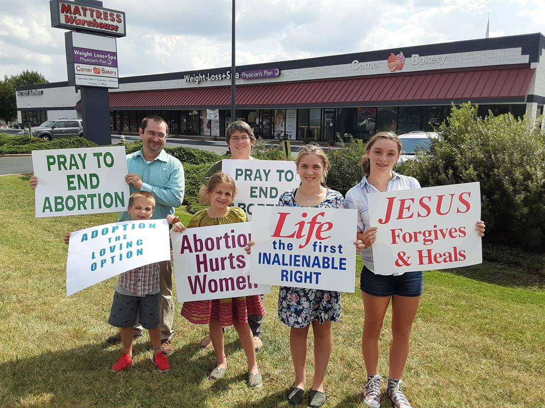 They were joined by members from First Baptist and Augustana Lutheran churches. (Photos by Barbara Case Speers, correspondent)