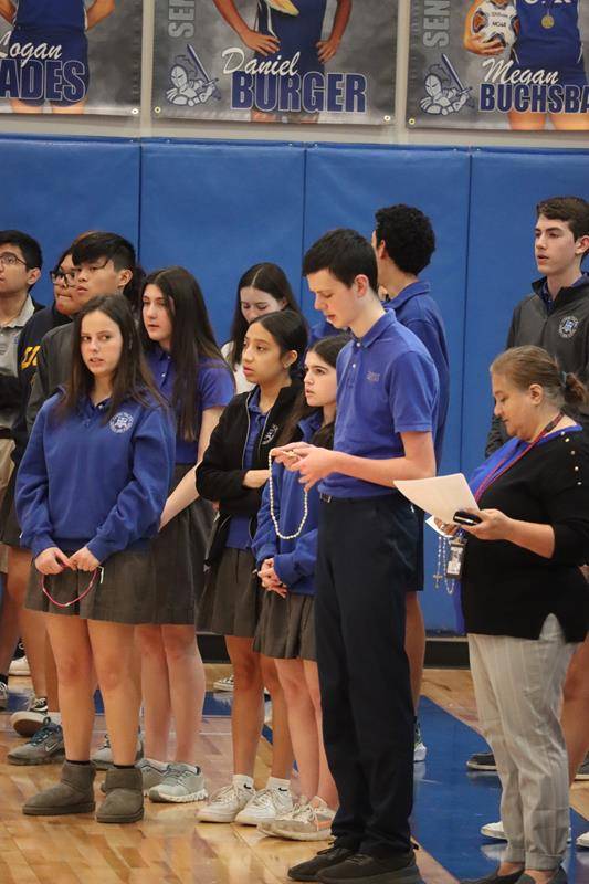 Christ the King students pray the rosary.