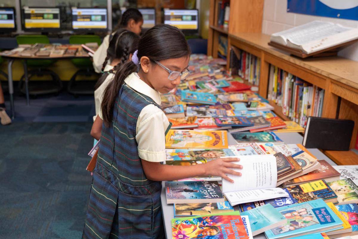 OLA_READING-0238 (Copy)