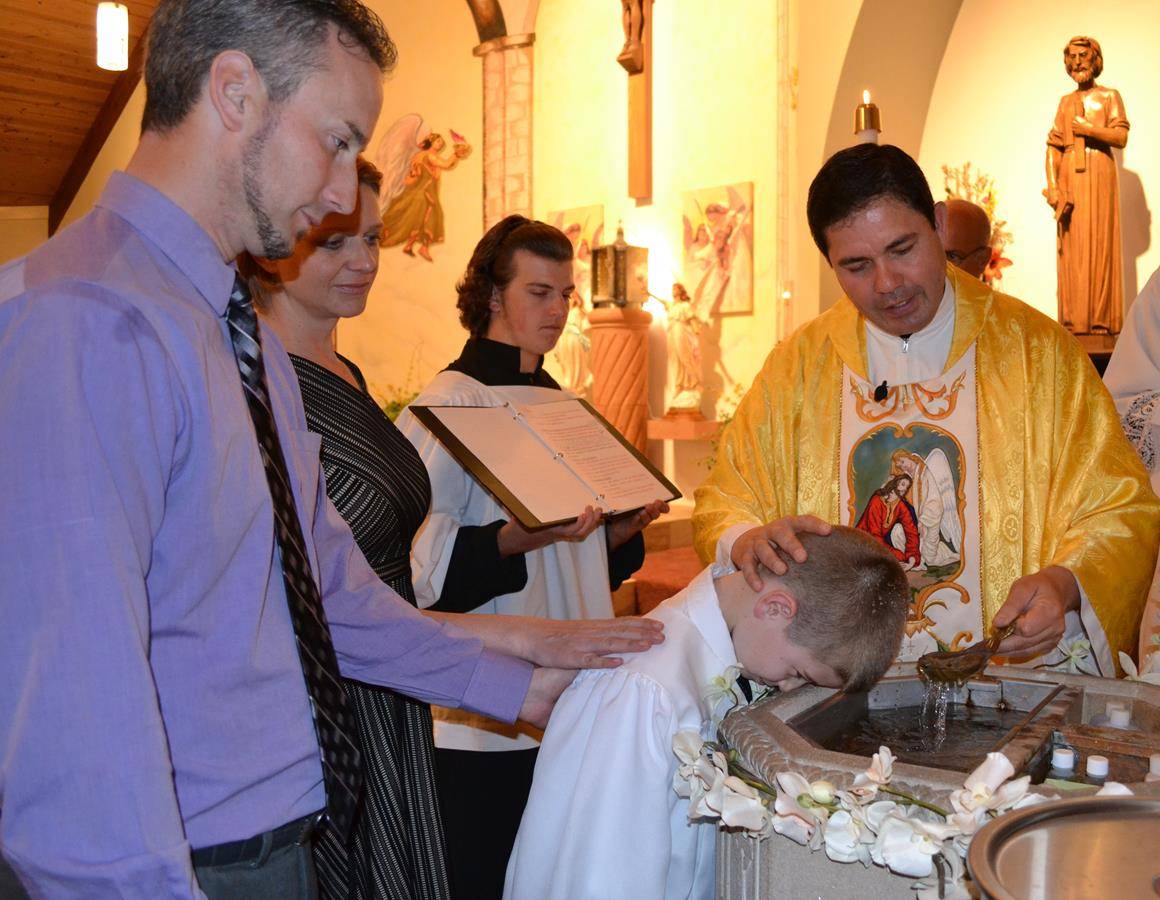 Lenoir_JR_EasterVigilMarch26201637_1160x900