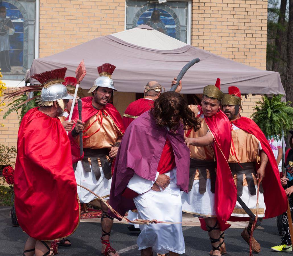 Thomasville_JT_Guards flog Jesus_1030x900