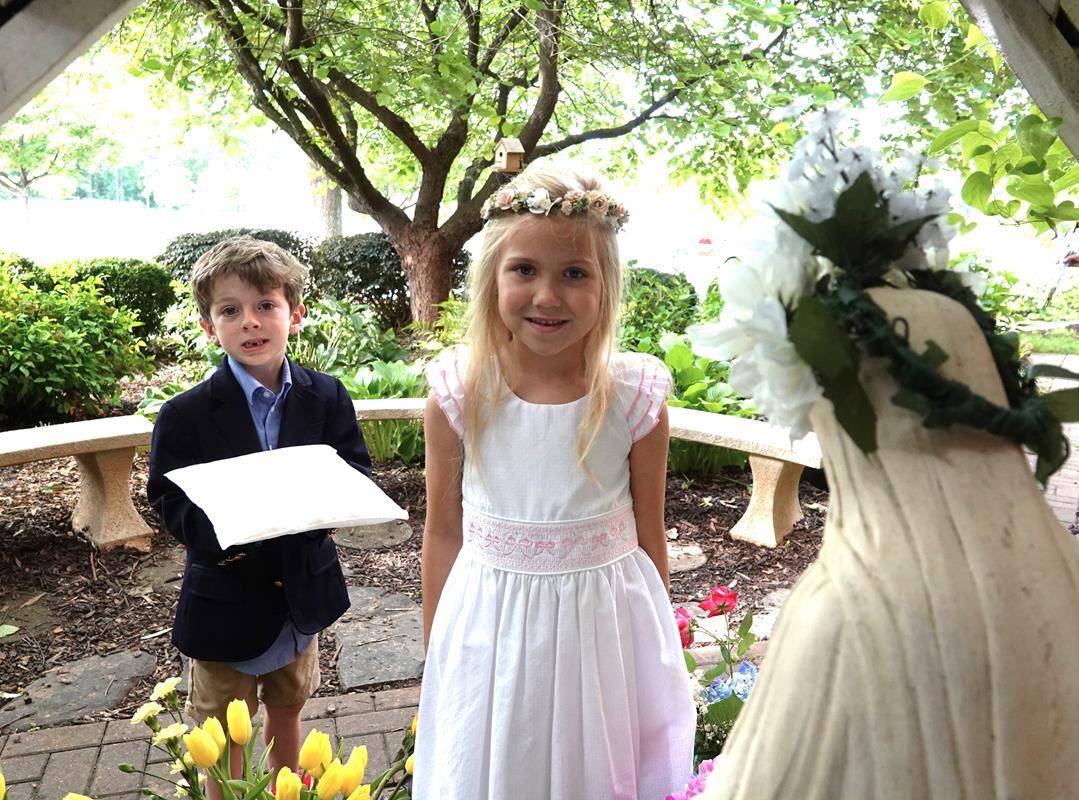 St. Mark preschoolers honor Mary.