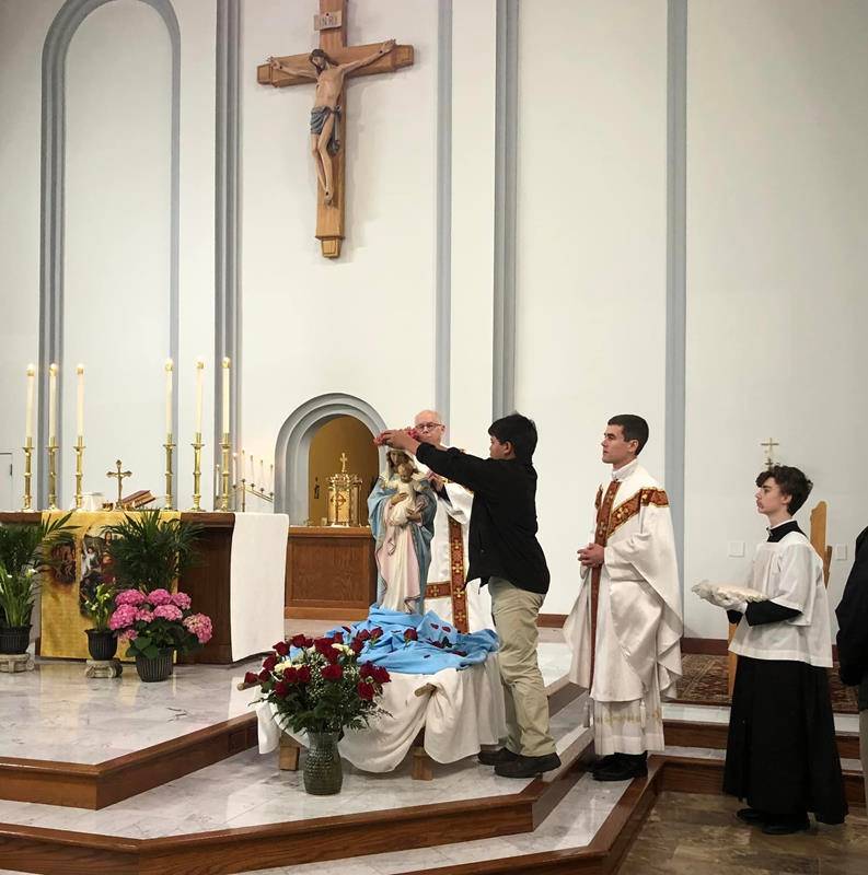 Crowning Mary at St. Mary Help of Christians Parish in Shelby 