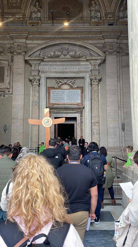 Father Julio Domínguez, the diocese’s Vicar of Hispanic Ministry, led parishioners to iconic sites in Rome.
