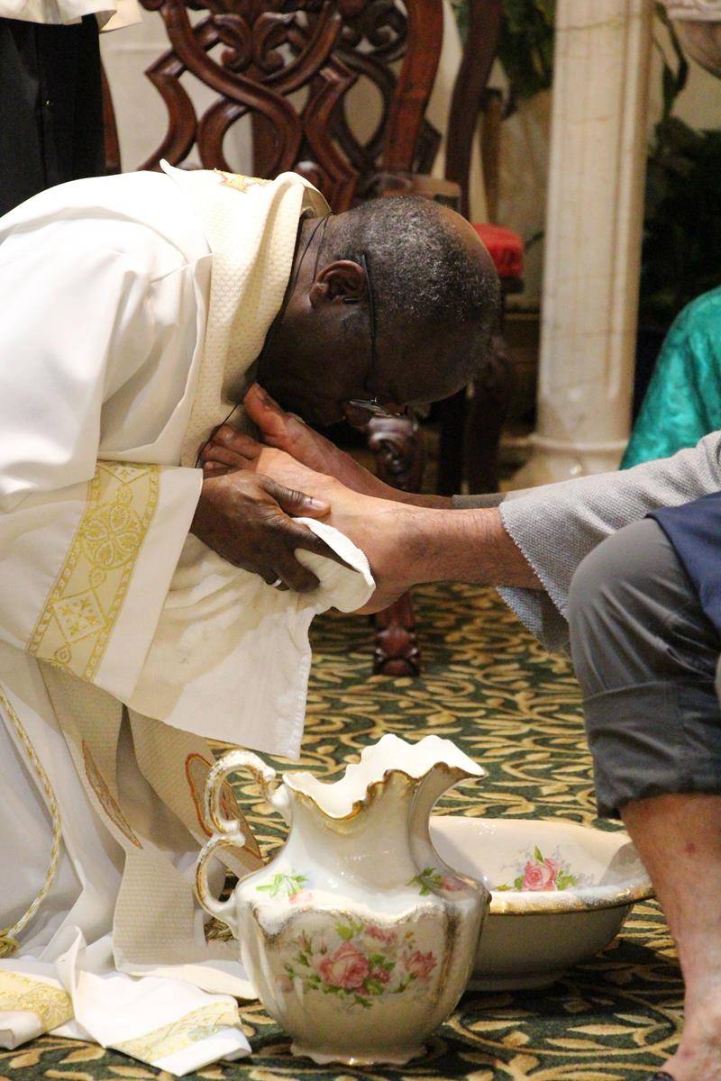 Following the Mass of the Lord’s Supper at Divine Redeemer in Booneville, the faithful prayed at the Altar of Repose. (Photos by Sergio Lopez)(Copy)