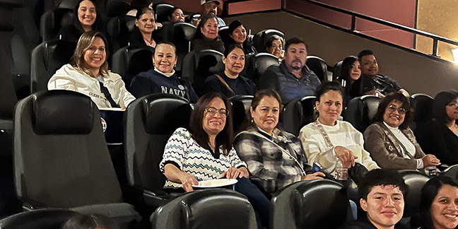 Película captura reacciones de católicos hispanos en Carolina del Norte