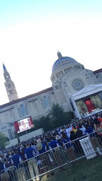 1001515-pope-cua-mass