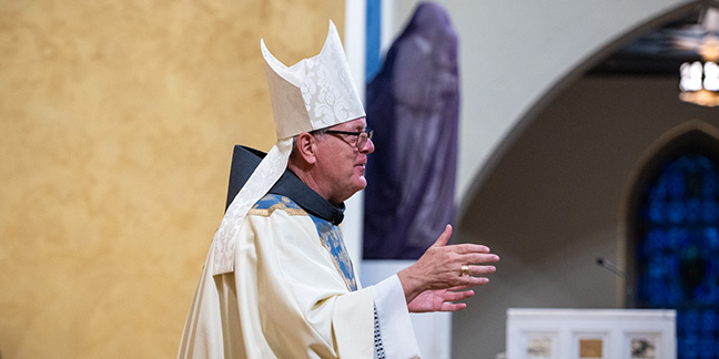 El Jueves Santo, el Obispo Martin insta al servicio humilde a los demás