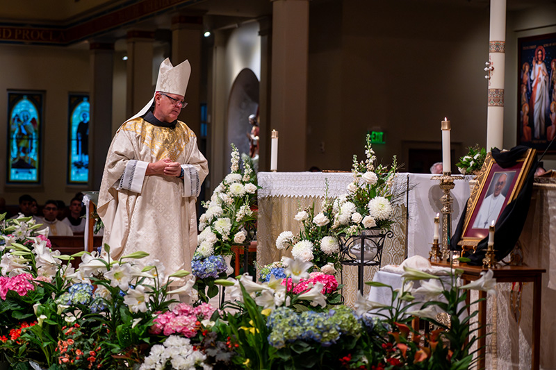 042325 pope mass inside