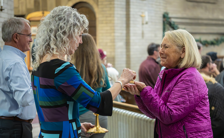 121725 communion main