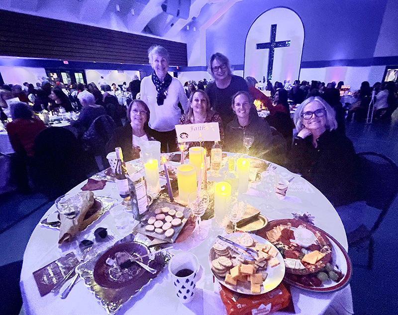 121925 Advent candlelight1