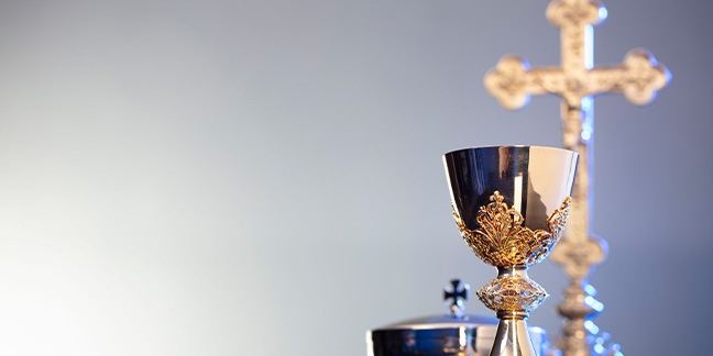 Bishop Martin issues pastoral letter on norms for Holy Communion