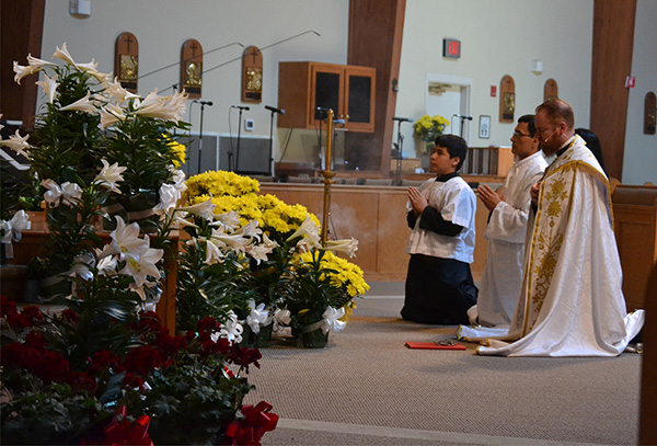 041426 Holy Cross1