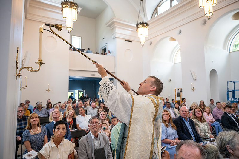 090826 consecration inside