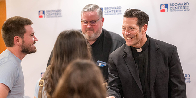 Popular podcaster Father Mike Schmitz unpacks Christ's Gospel parables, offers fresh insights