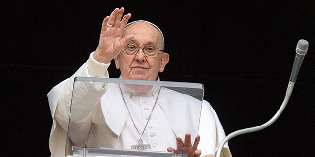 Jesus wants all people to be saved, pope says at Angelus