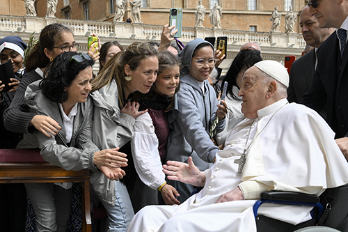 041325 pope palm sunday 2