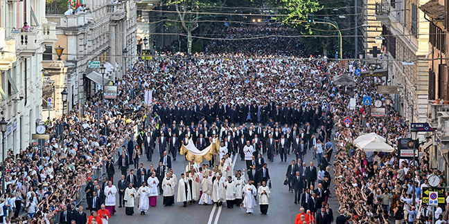 062325 procession pope